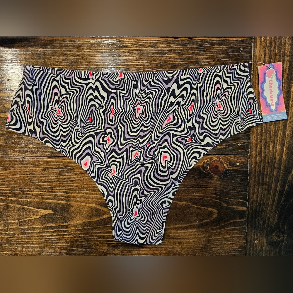 Cheek Boss No Show Cheekies panties - size XL. Color - Heart Vortex